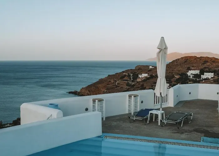 Petradi 2* イオス島 チョーラ