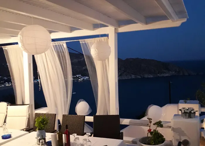 Petradi イオス島 チョーラ