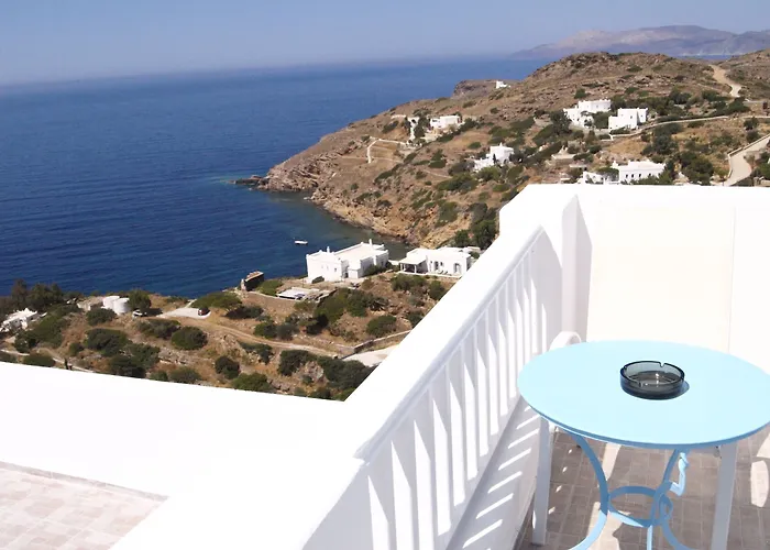 Petradi 2* イオス島 チョーラ